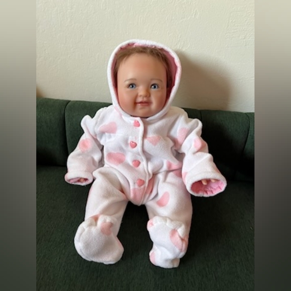 The Ashton-Drake Galleries Baby Doll "Savana" - Picture 5 of 6